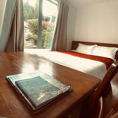 Ming'S Lakeside Goldleaf Suites Queenstown Exterior photo