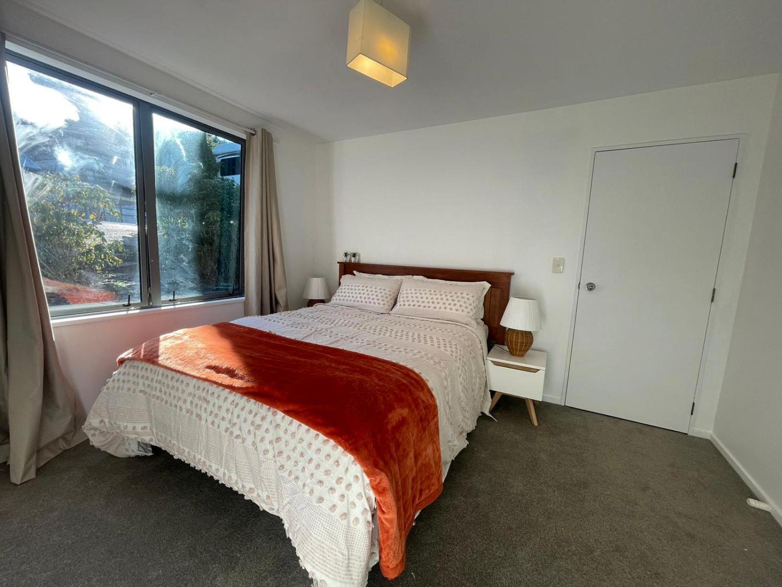 Ming'S Lakeside Goldleaf Suites Queenstown Exterior photo