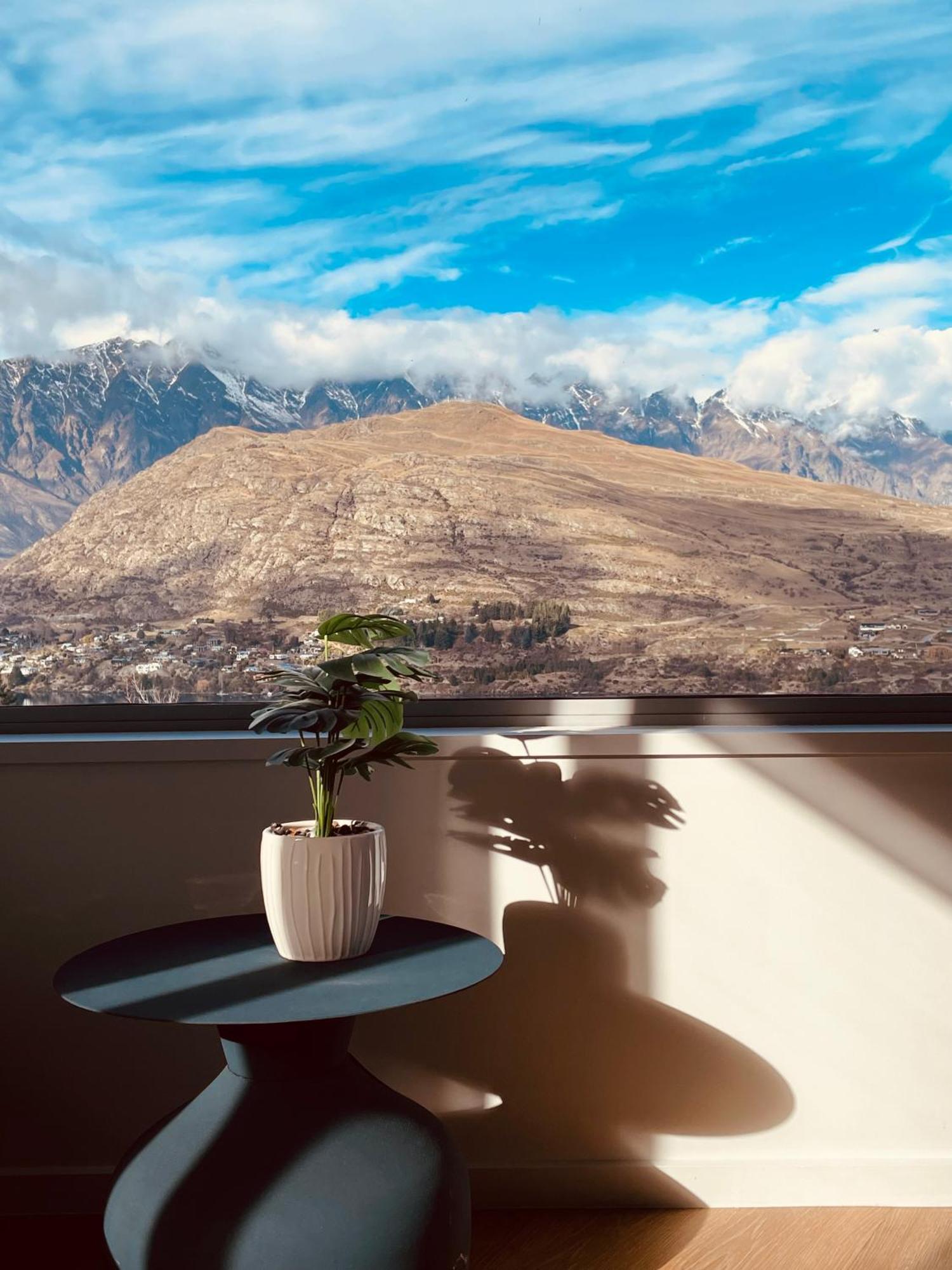 Ming'S Lakeside Goldleaf Suites Queenstown Exterior photo