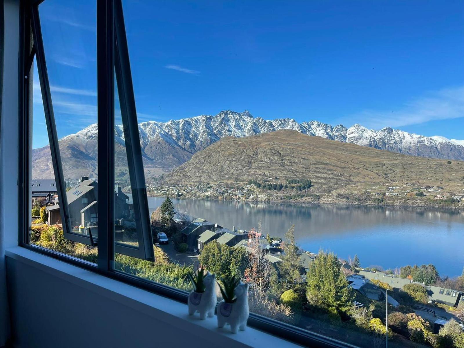 Ming'S Lakeside Goldleaf Suites Queenstown Exterior photo