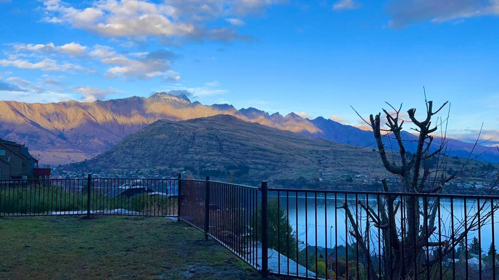 Ming'S Lakeside Goldleaf Suites Queenstown Exterior photo